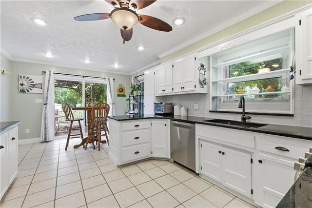 2219 N Whitney Road, Independence, MO 64058