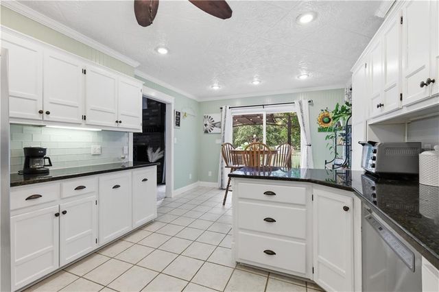 2219 N Whitney Road, Independence, MO 64058