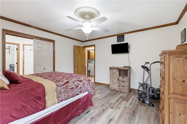 2219 N Whitney Road, Independence, MO 64058