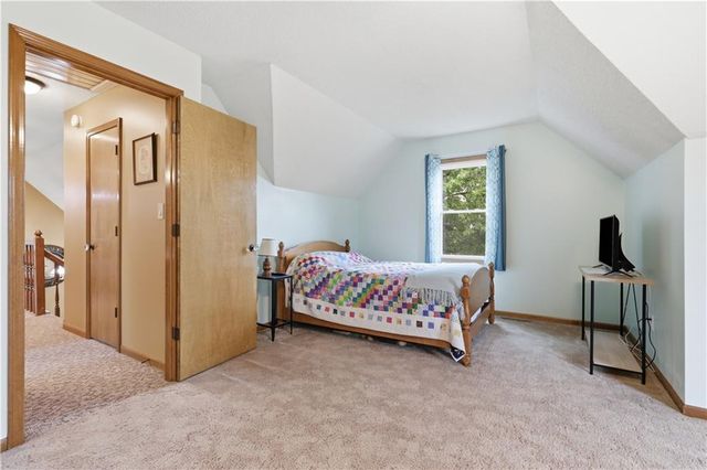 2219 N Whitney Road, Independence, MO 64058