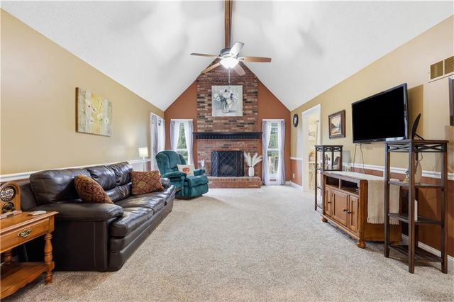 2219 N Whitney Road, Independence, MO 64058