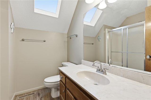 2219 N Whitney Road, Independence, MO 64058