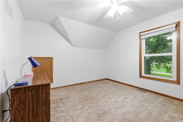 2219 N Whitney Road, Independence, MO 64058