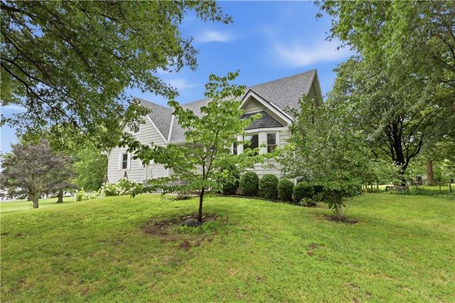 2219 N Whitney Road, Independence, MO 64058