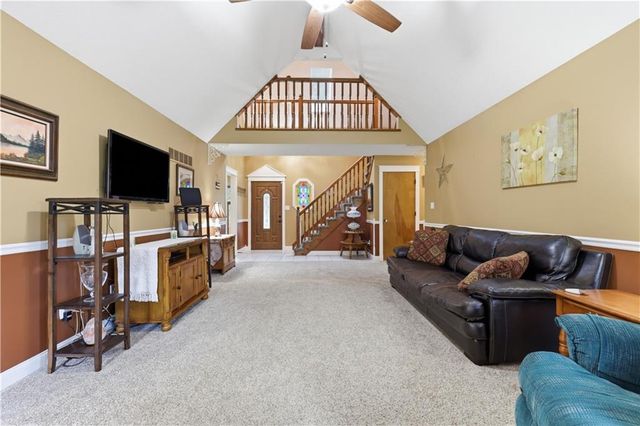 2219 N Whitney Road, Independence, MO 64058