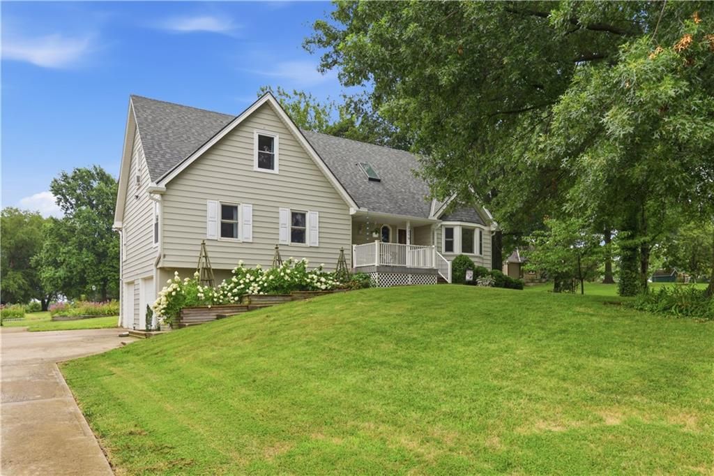 2219 N Whitney Road, Independence, MO 64058
