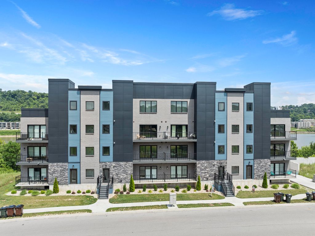 747 Manhattan Boulevard, 204, Dayton, KY 41074