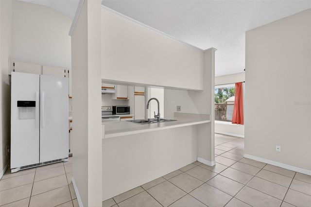 1000 COVINGTON STREET, Oviedo, FL 32765