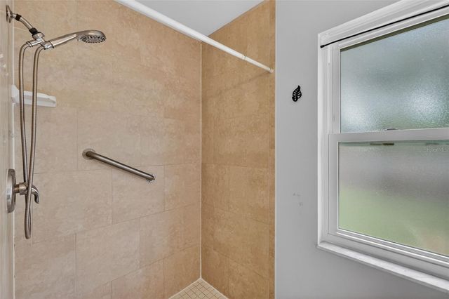 1000 COVINGTON STREET, Oviedo, FL 32765