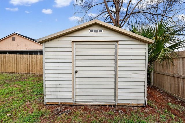 1000 COVINGTON STREET, Oviedo, FL 32765