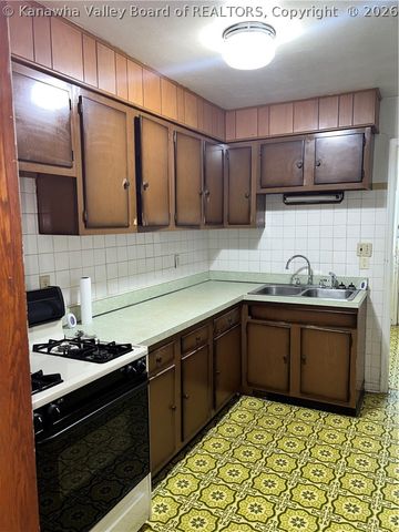 401 Walnut Street, St Albans, WV 25177