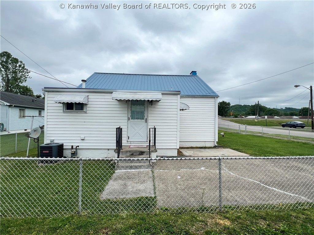 401 Walnut Street, St Albans, WV 25177