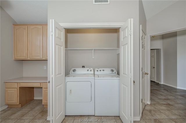 2402 Colgate Circle, College Station, TX 77840