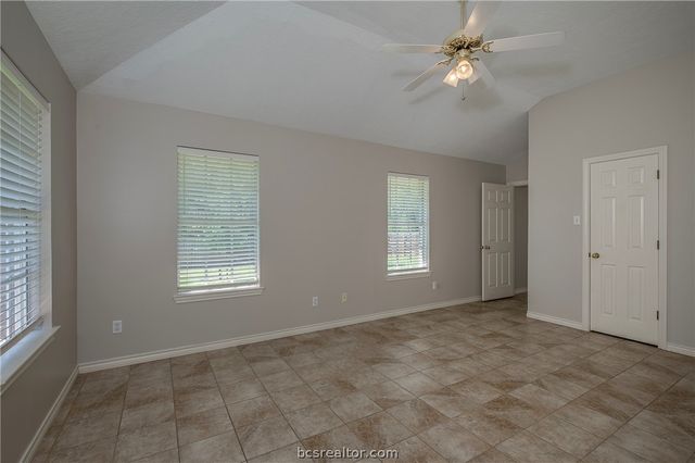 2402 Colgate Circle, College Station, TX 77840
