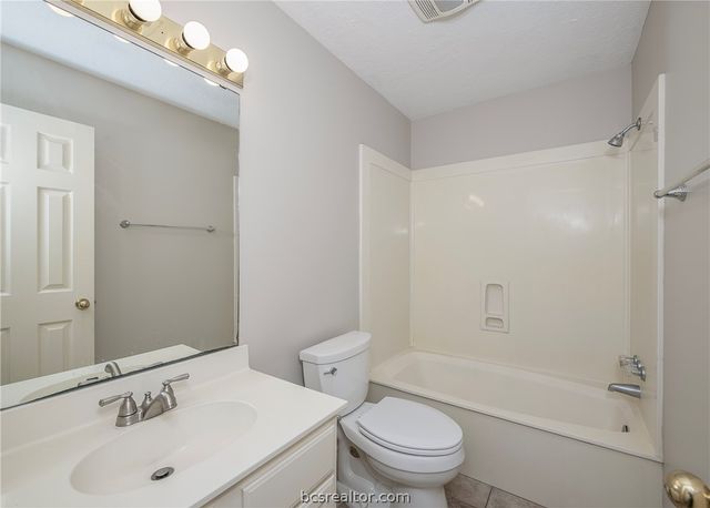 2402 Colgate Circle, College Station, TX 77840