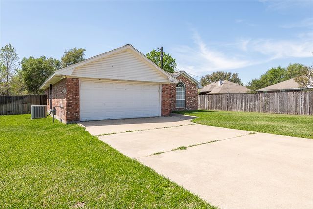 2402 Colgate Circle, College Station, TX 77840