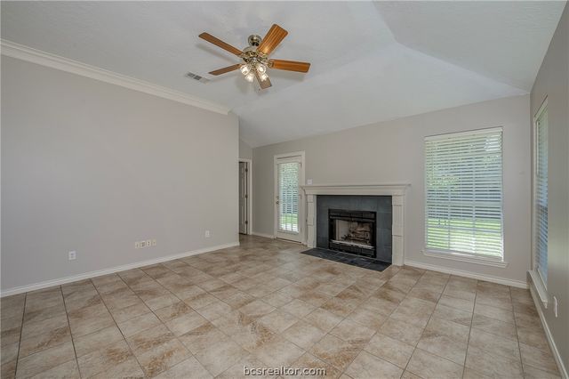 2402 Colgate Circle, College Station, TX 77840