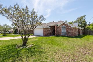 2402 Colgate Circle, College Station, TX 77840