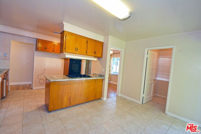12944 Haynes Street, North Hollywood (los Angeles), CA 91606
