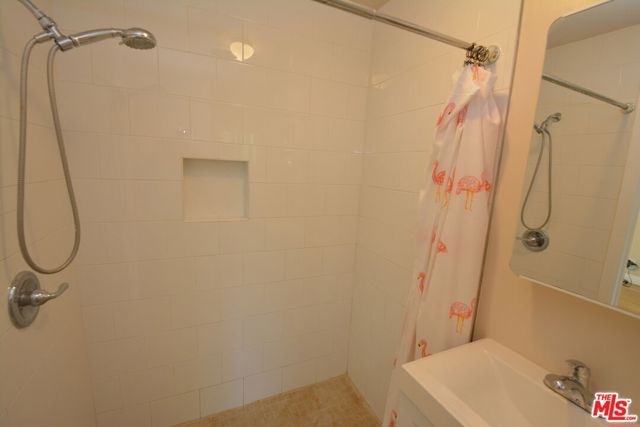 12944 Haynes Street, North Hollywood (los Angeles), CA 91606