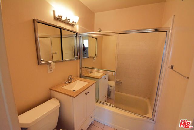 12944 Haynes Street, North Hollywood (los Angeles), CA 91606