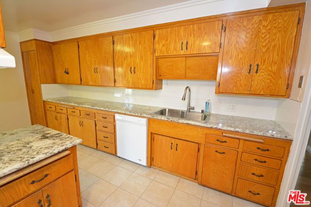 12944 Haynes Street, North Hollywood (los Angeles), CA 91606
