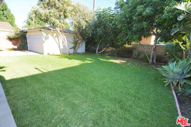 12944 Haynes Street, North Hollywood (los Angeles), CA 91606