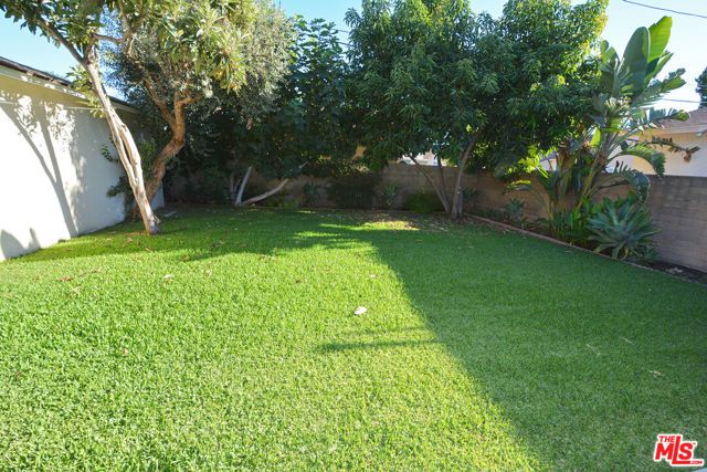 12944 Haynes Street, North Hollywood (los Angeles), CA 91606