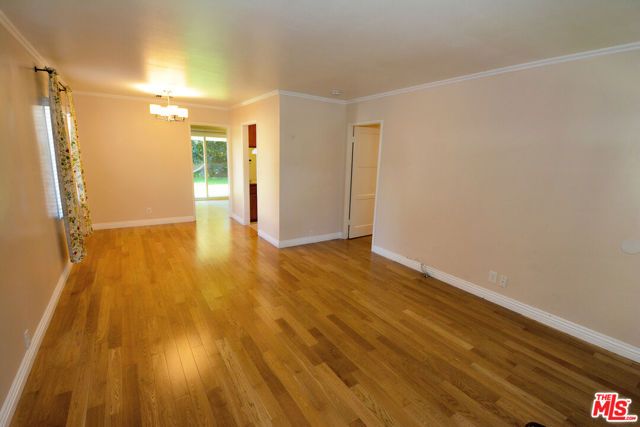 12944 Haynes Street, North Hollywood (los Angeles), CA 91606