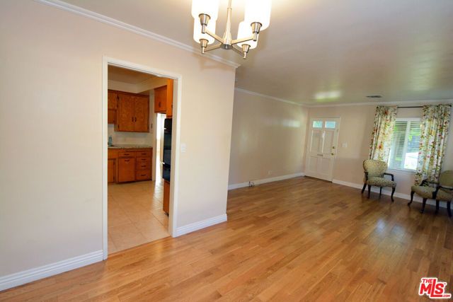 12944 Haynes Street, North Hollywood (los Angeles), CA 91606