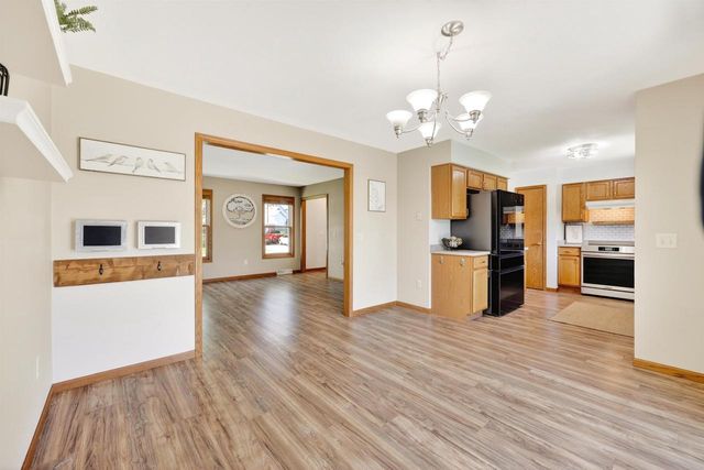 668 Ruxton Ridge Drive, Sun Prairie, WI 53590