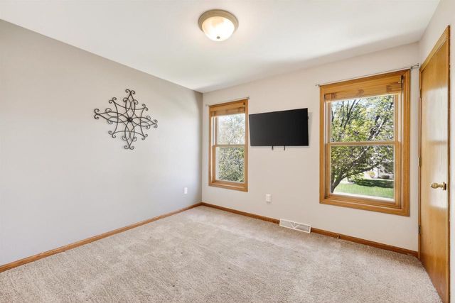 668 Ruxton Ridge Drive, Sun Prairie, WI 53590