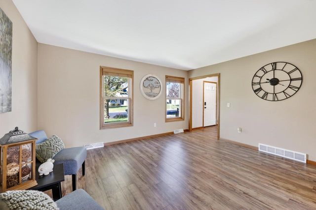 668 Ruxton Ridge Drive, Sun Prairie, WI 53590