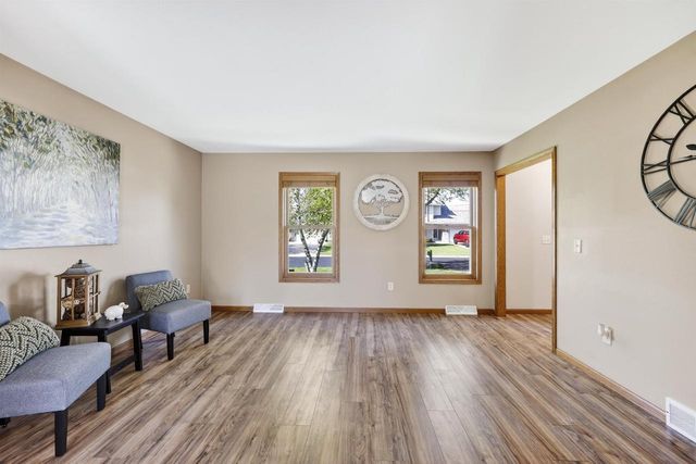 668 Ruxton Ridge Drive, Sun Prairie, WI 53590