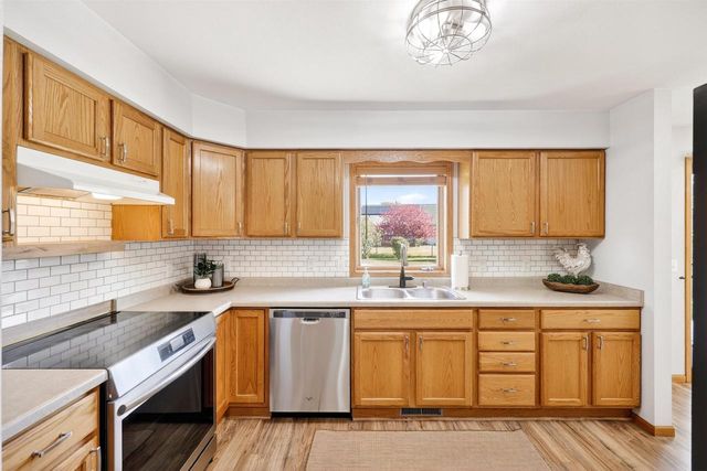 668 Ruxton Ridge Drive, Sun Prairie, WI 53590