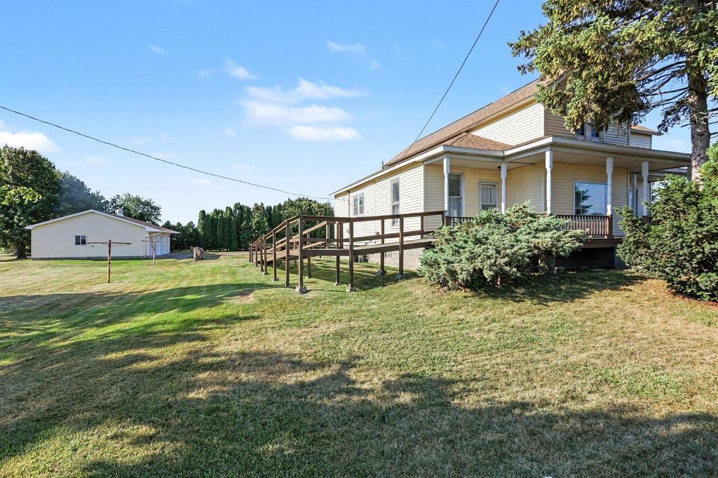 491 W Center Road, Essexville, MI 48732