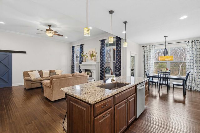 5202 CLAYBROOK CT, Columbia, MO 65203