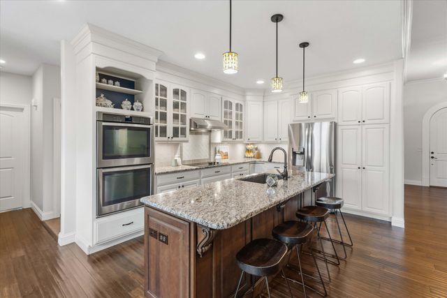 5202 CLAYBROOK CT, Columbia, MO 65203