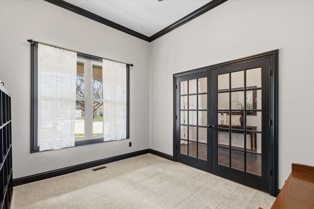 5202 CLAYBROOK CT, Columbia, MO 65203