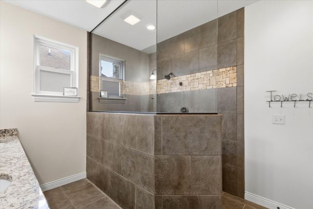 5202 CLAYBROOK CT, Columbia, MO 65203