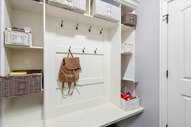 5202 CLAYBROOK CT, Columbia, MO 65203