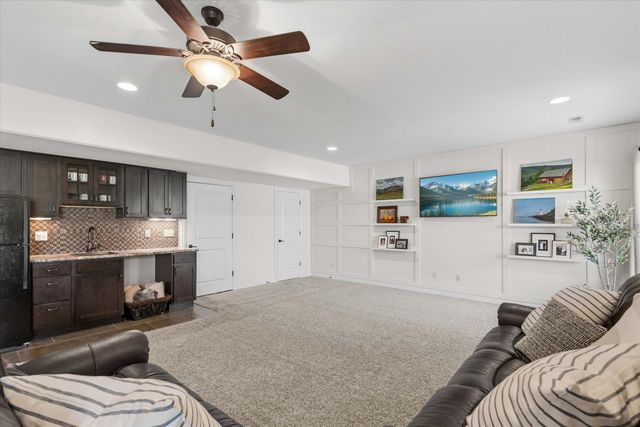 5202 CLAYBROOK CT, Columbia, MO 65203