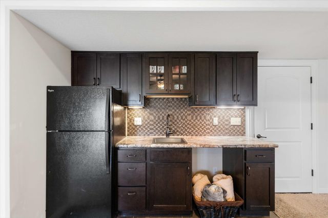 5202 CLAYBROOK CT, Columbia, MO 65203