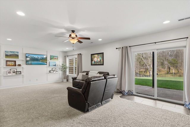 5202 CLAYBROOK CT, Columbia, MO 65203