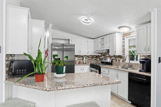 400 Greenfield Drive, El Cajon, CA 92021