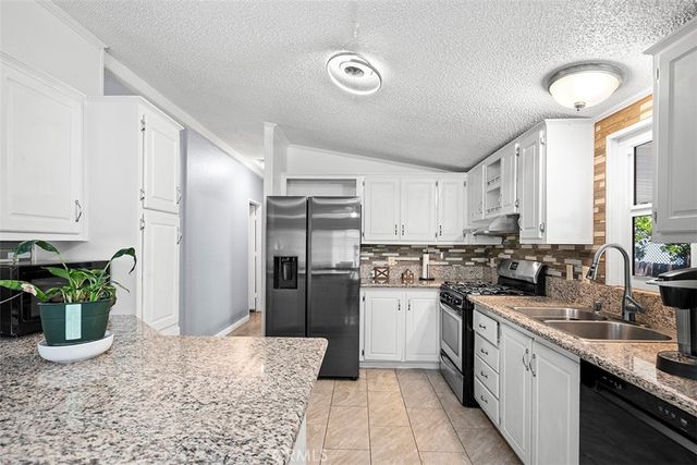 400 Greenfield Drive, El Cajon, CA 92021