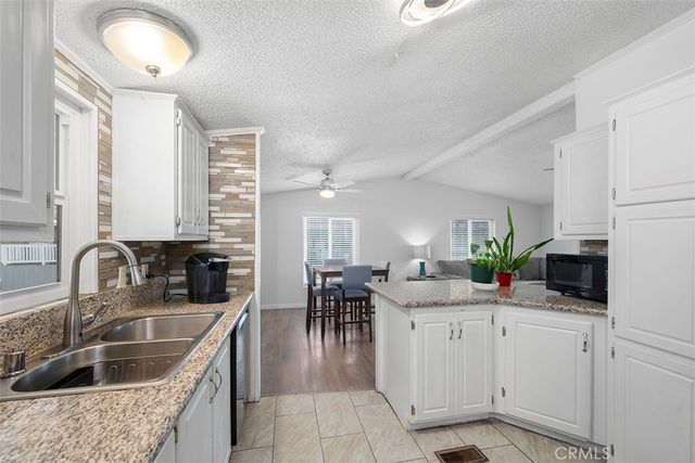 400 Greenfield Drive, El Cajon, CA 92021