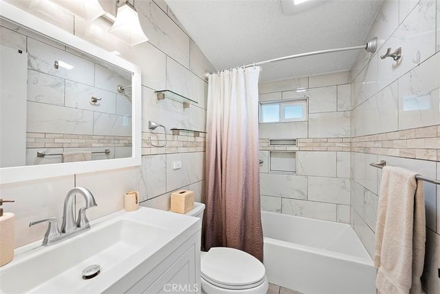 400 Greenfield Drive, El Cajon, CA 92021