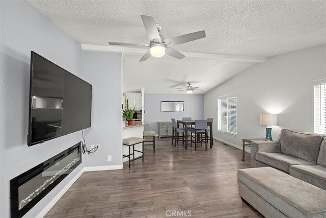 400 Greenfield Drive, El Cajon, CA 92021