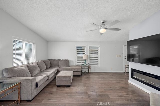 400 Greenfield Drive, El Cajon, CA 92021